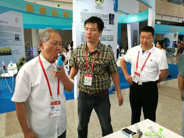 鄭綿平-肺功能檢測(cè)儀-呼吸訓(xùn)練器-呼吸耐力訓(xùn)練儀-慢阻肺-哮喘